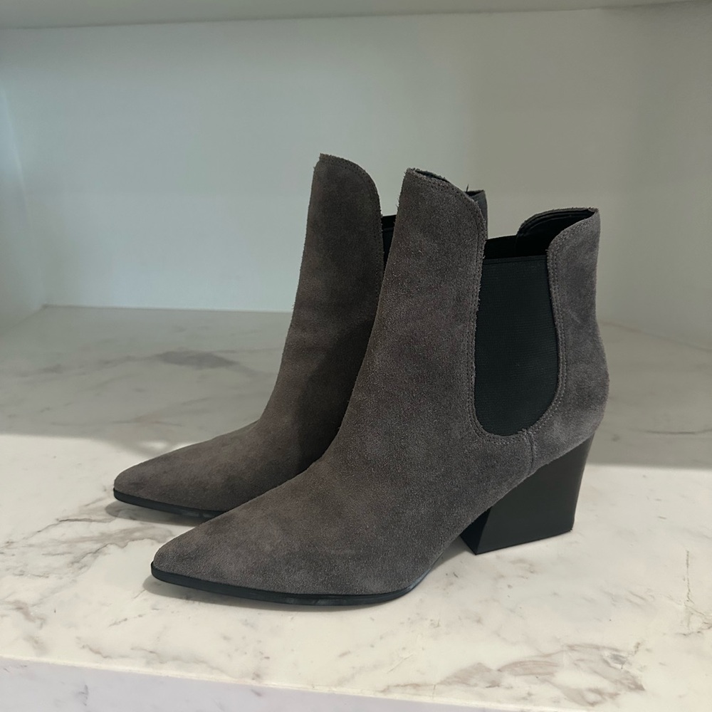Kendall + Kylie gray suede boots